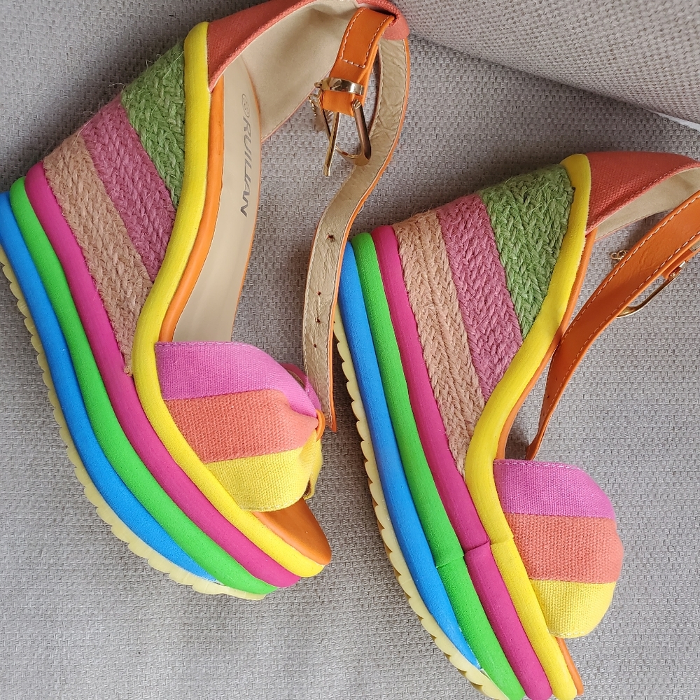 Shoes - Picture 5 of 7